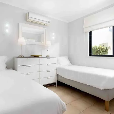 Stunning 3 Bed In Vale Do Lobo With Membership 3 Mins From And Golf Loule