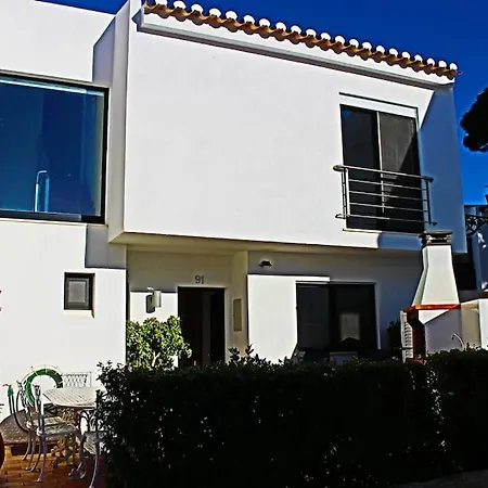 Stunning 3 Bed In Vale Do Lobo With Membership 3 Mins From And Golf