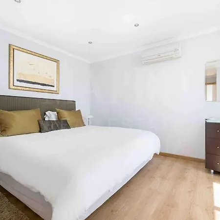 Stunning 3 Bed In Vale Do Lobo With Membership 3 Mins From And Golf Apartment Loule