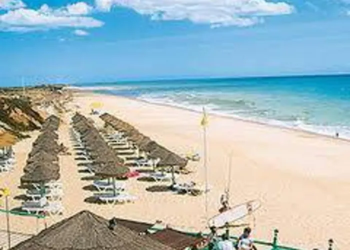 Stunning 3 Bed In Vale Do Lobo With Membership 3 Mins From And Golf Apartment Loulé