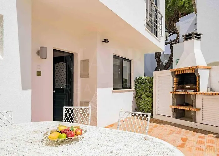 Stunning 3 Bed In Vale Do Lobo With Membership 3 Mins From And Golf *
