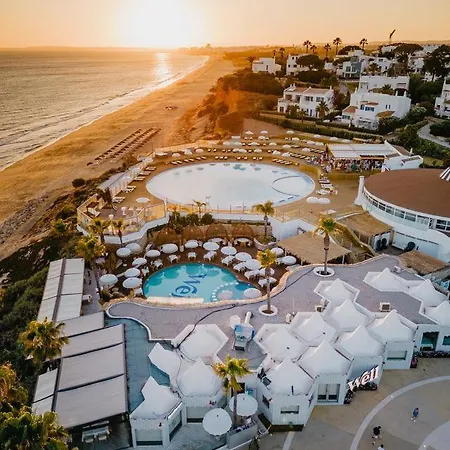 Stunning 3 Bed In Vale Do Lobo With Membership 3 Mins From And Golf Loulé