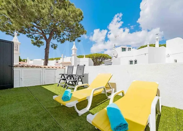 Stunning 3 Bed In Vale Do Lobo With Membership 3 Mins From And Golf 아파트 롤레