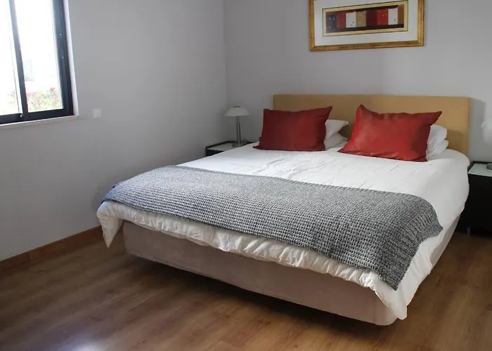Stunning 3 Bed In Vale Do Lobo With Membership 3 Mins From And Golf *